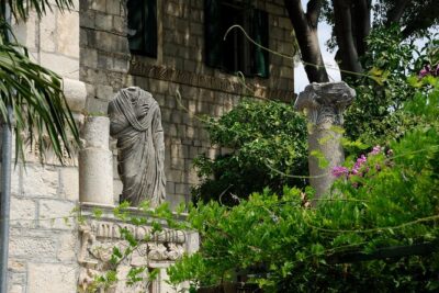 Salona & Amphitheater - Private guided tour - Admission incl. - Ancient Salona and the main entrance: where the story starts