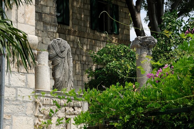 Salona & Amphitheater - Private guided tour - Admission incl. - Ancient Salona and the main entrance: where the story starts