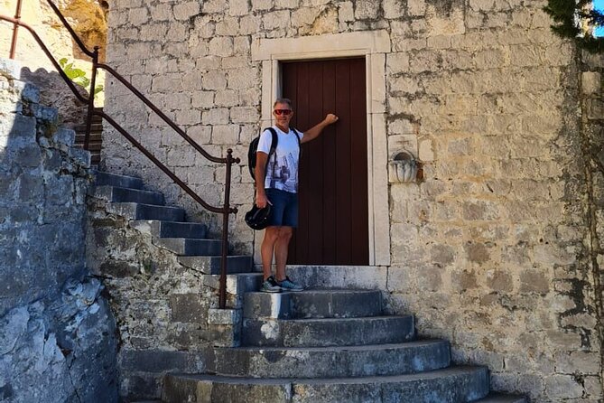 Secret Marjan Park Hiking Tour in Split - Marjan’s pine trails: easy pace, real views, and local beach angles