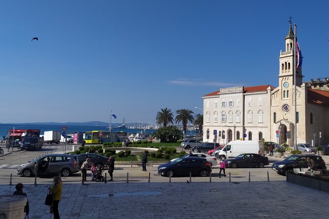 Small-Group Communist Tour of Split - Boutique group tour - Meeting at Trg Franje Tuđmana: WWII context in 25 minutes