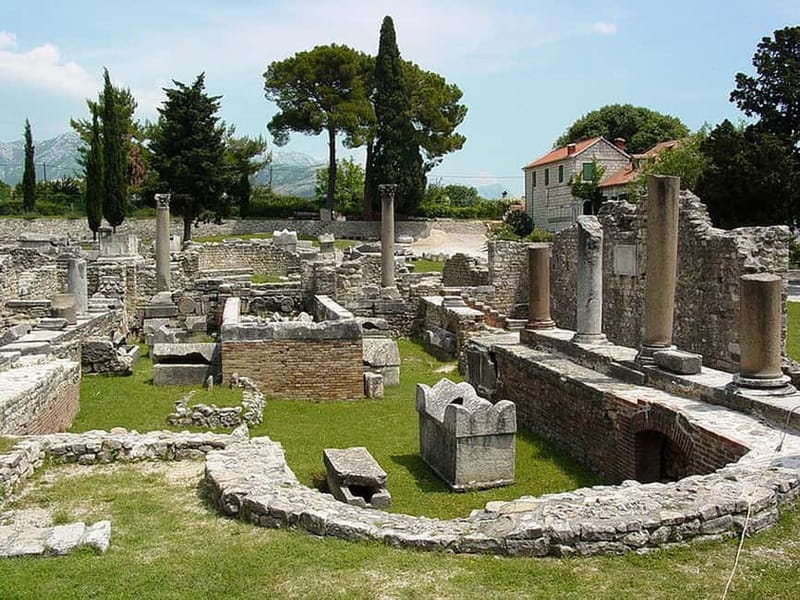 Split and Salona Cultural Heritage Day Tour from Trogir - Inside Salona: basilica, sarcophagi, and the outdoor amphitheater energy