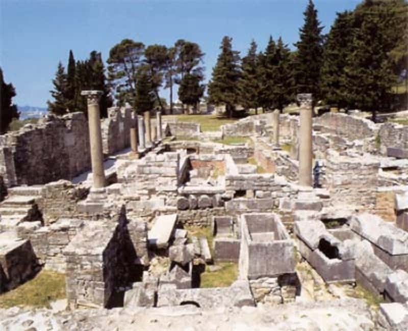 Split and Salona Cultural Heritage Day Tour from Trogir - Pace, group dynamics, and how the guide affects your experience