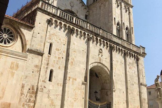 Split and Trogir private tour <em>ideal for cruise ship guests</em> – Key highlights worth your attention’ /></p>
<ul>
<li><strong>Diocletian’s Palace as a living neighborhood</strong> instead of a dead monument</li>
<li><strong>Trogir Cathedral details</strong> explained in a way that feels local, not textbook</li>
<li><strong>Kaštela (7 villages)</strong> between Split and Trogir, giving you extra context along the route</li>
<li><strong>Private-guide flexibility</strong> that helps you match the pace of your day (especially on cruises)</li>
<li><strong>Guided + free time balance</strong> so you can learn, then wander at your own speed</li>
</ul>
<h2 id="why-this-split-and-trogir-plan-fits-a-cruise-schedule">Why this Split-and-Trogir plan fits a cruise schedule</h2>
<p><img width="959" height="640" decoding="async" src=