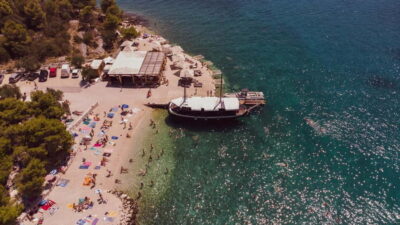 Split: Blue Lagoon & 3 Islands Tour with Lunch & Hidden Bay - Borko Beach on Ciovo: lunch timing and the beach-breathing break