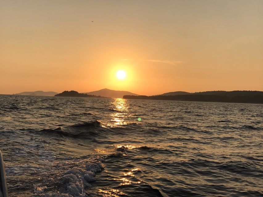 Split: Brac Island and Sutivan Village Sunset Boat Tour - What’s included on the boat (and what that means for your comfort)