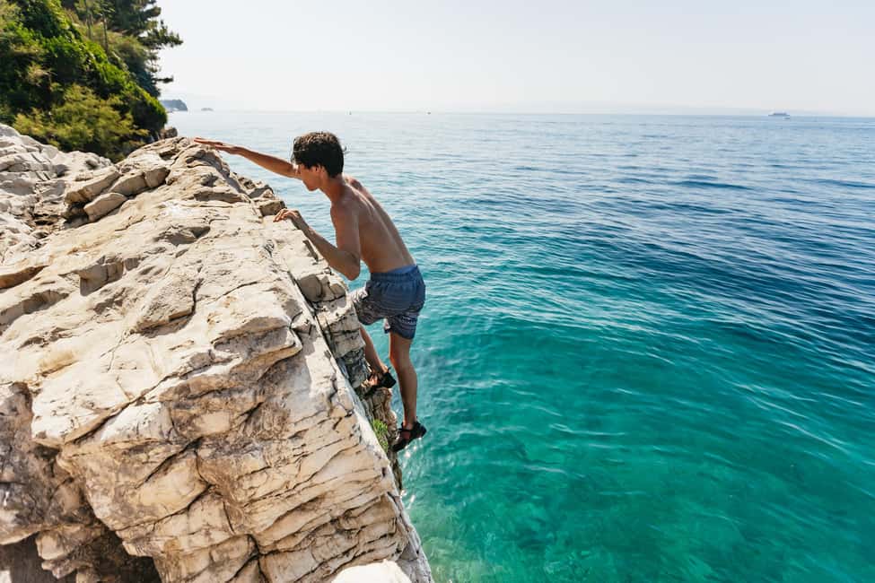 Split: Cliff Jumping & Deep Water Solo Tour - Kasjuni Beach Meeting Point: Getting Set Up Without Stress