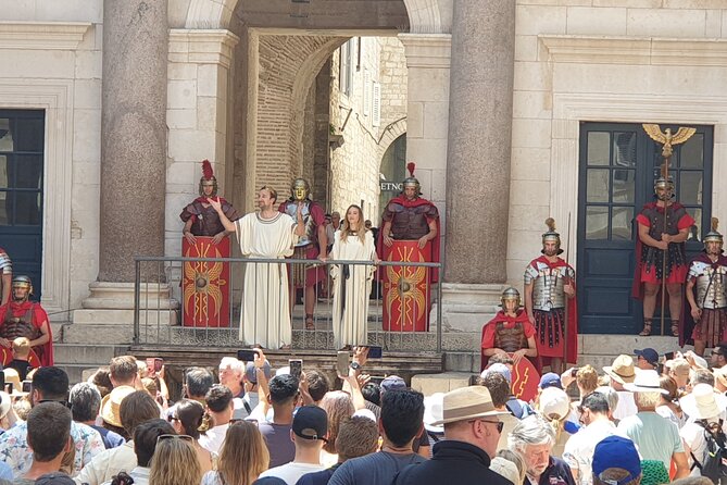 Split & Diocletian Palace Historical Walking Tour - The emperor’s entrance: vestibule and Triklinij
