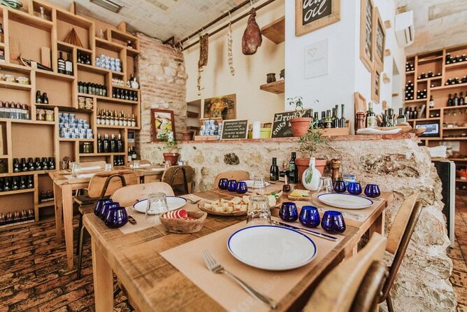Split: Diocletian's Palace Walking and Wine Tasting Tour - Palazzo di Diocleziano: The Roman Palace That Became a Town