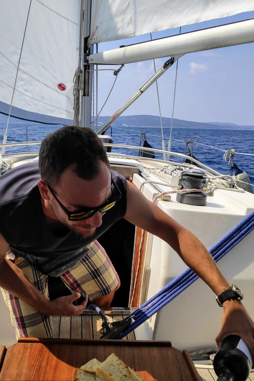 Split: Full Day Sailing Tour to Šolta Island and Brač Island - Meeting the boat near Ina in Split