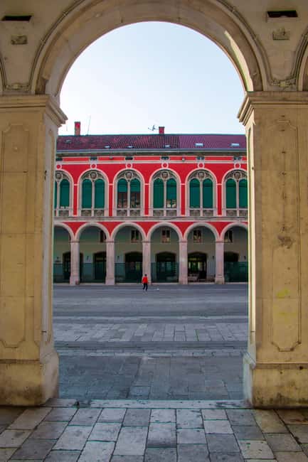 Split: Jewish Heritage & Diocletian's Palace Walking Tour - Speaking with local Jewish people: when the tour becomes real