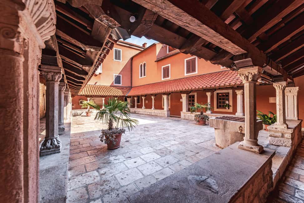 Split: Jewish Heritage & Diocletian's Palace Walking Tour - Price and value: what $176 buys for 2 hours