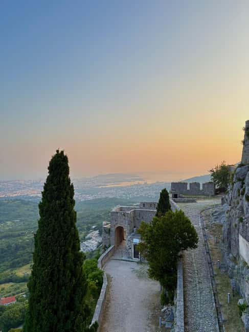 Split: Klis Sunset Sightseeing Bus Tour - Practical Packing Tips That Make the Evening Way Better