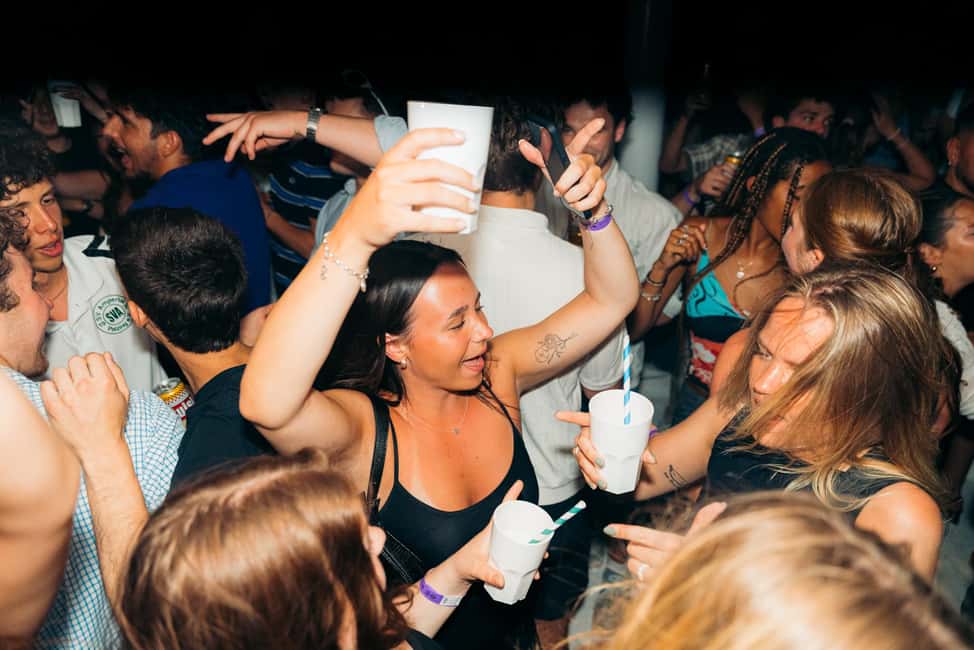 Split: Night Boat Party with Free Shots, Dj and After Party - The 4-hour plan: how the night moves from deck to dance floor