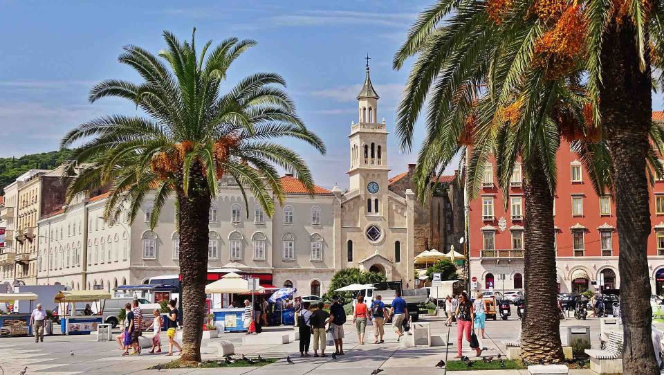 Split: Old Town & Diocletian's Palace Earlybird Walking Tour - Old Town streets: the calm walk that sets the tone