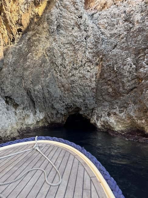 Split/Podstrana: Blue Cave, Hvar & 6 Islands Speedboat Trip - Biševo and the Blue Cave: the light show you came for
