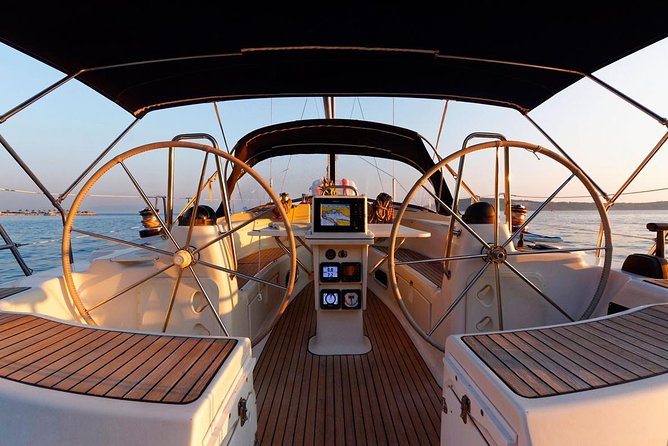 Split: PRIVATE Full-Day Sail Yacht Cruise - Per group (up to 12)! - Bobovisca / Solta swimming hour: bay selection depends on weather
