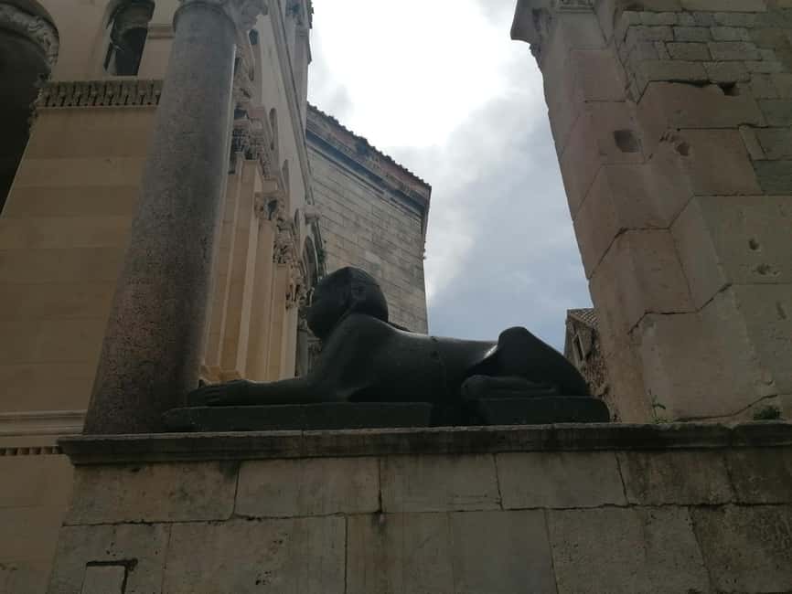 Split; Private Morning Walking Tour in Split - People’s Square shopping time and a real local market: Pazar