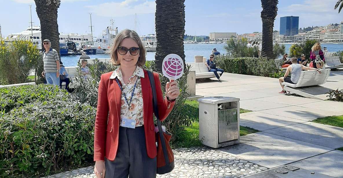 Split: Private Walking Tour in the Historical Town Center - Finding the tour start on Riva, right by the palace entrance