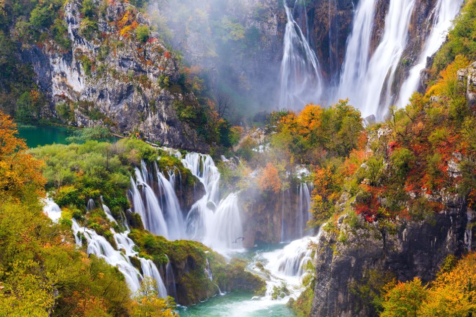 Split: Transfer to Zagreb with Plitvice Lakes Entry Tickets - The guide can make or break the day
