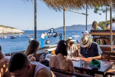 Split/Trogir: Blue Cave, Vis, and Hvar Speedboat Day Tour - Price and logistics: what you’re really paying for