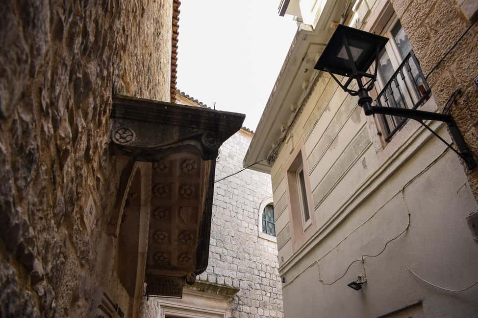 Split: Trogir Open Top Bus Trip + Free Split Walking Tour - Finding the red open-top bus and getting oriented fast
