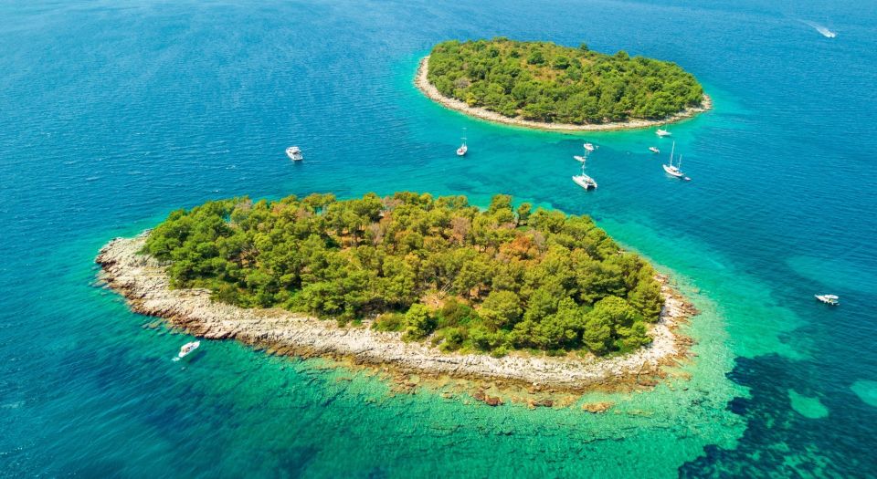 Split & Trogir: Private Blue Lagoon & Wine Tasting Boat Tour - Milna on Brač: the fisherman village vibe and an intimate wine cellar tasting