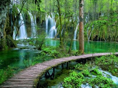 Split/Trogir to Zagreb: Private Transfer with Plitvice Lakes - The Door-to-Door Van: Comfort, Timing, and Group Size