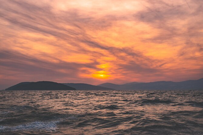 Sunset Tour from Split with Wine Included - Timing: Why a 1 Hour 30 Minute Sunset Cruise Works