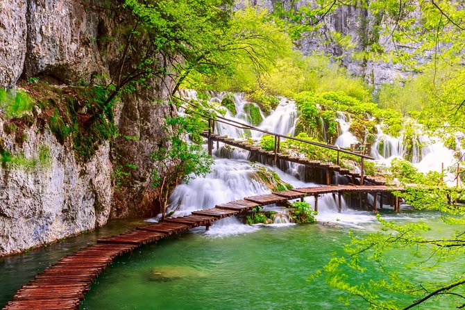 Transfer from Split to Zagreb with Entry Ticket to Plitvice Lakes - Boat ride + electric train: the shortcuts that feel worth it