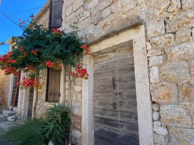Trogir: Blue Lagoon, Maslinica, and Solinska Bay Boat Tour - Meeting at the Blue Lagoon in Trogir (And Keeping It Simple)