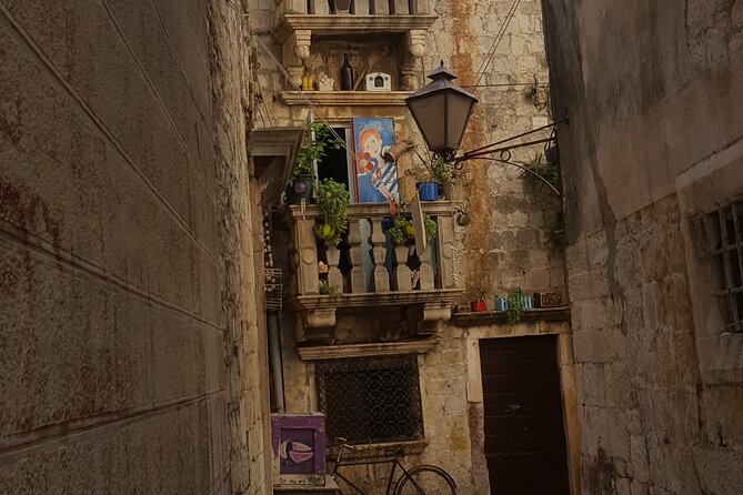 Trogir Old Town History and Monuments Private Guided Walking Tour - Kula Karmelengo: Venetian Dalmatia shown through a fortress