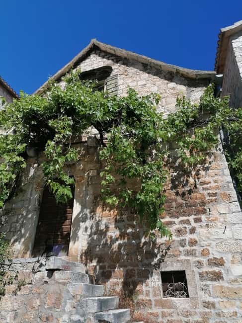 Trogir; Private walking tour of higlights of Trogir - St. Lawrence Cathedral and its masterpiece portal