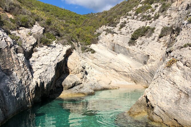 VIS Island (Mamma Mia Island) PRIVATE TOUR - Stiniva Cove: your main swim stop (45 minutes)