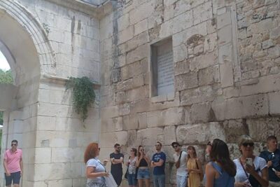 Walk through Split with an archeologist - Meeting at Gregory of Nin Statue: Start Smooth, Stay Local