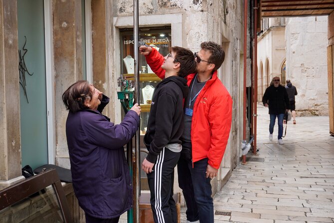 Walking tour of Diocletian's Palace in Split - Entering Diocletian’s Palace substructures without the guesswork