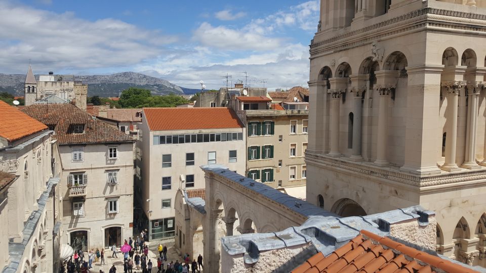 Walking Tour Split - The UNESCO palace route: Peristyle, Vestibul, and Jupiter’s Temple