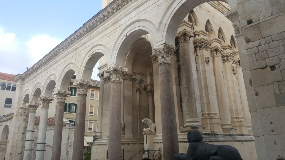 Walking Tour Split - Cathedral of St. Duje: when Roman walls turn into a living city